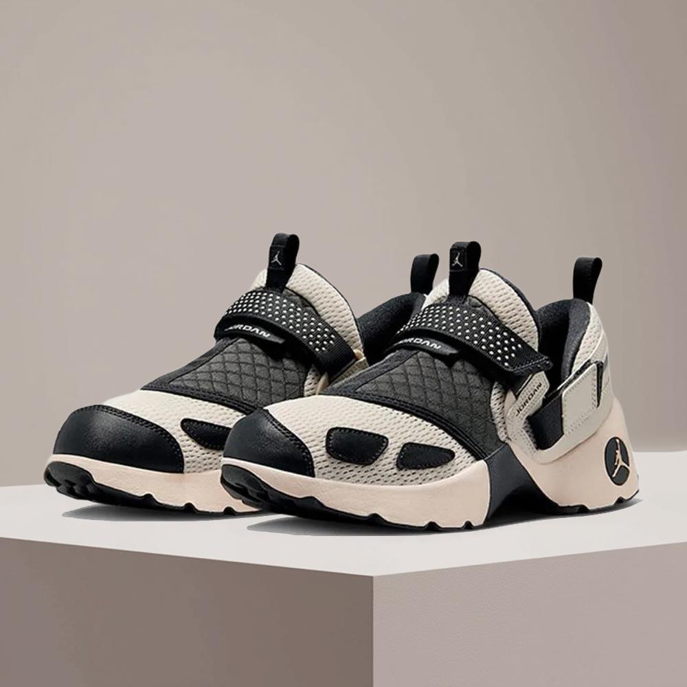 Nike TRUNNER LX: Sepatu Lari W - Women Shoes Running Nike ulasan dan harga
